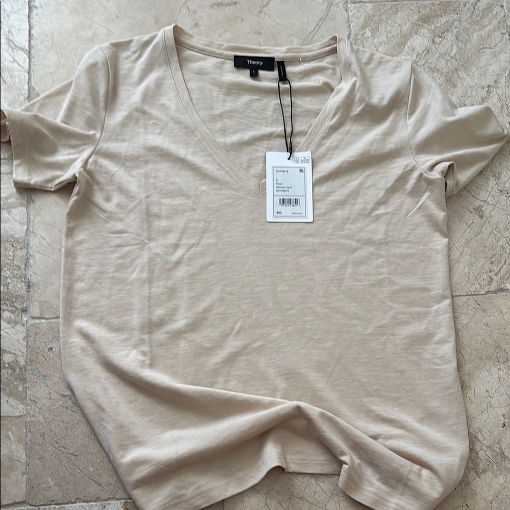 Theory Cream Short Sleeve Tee nwot